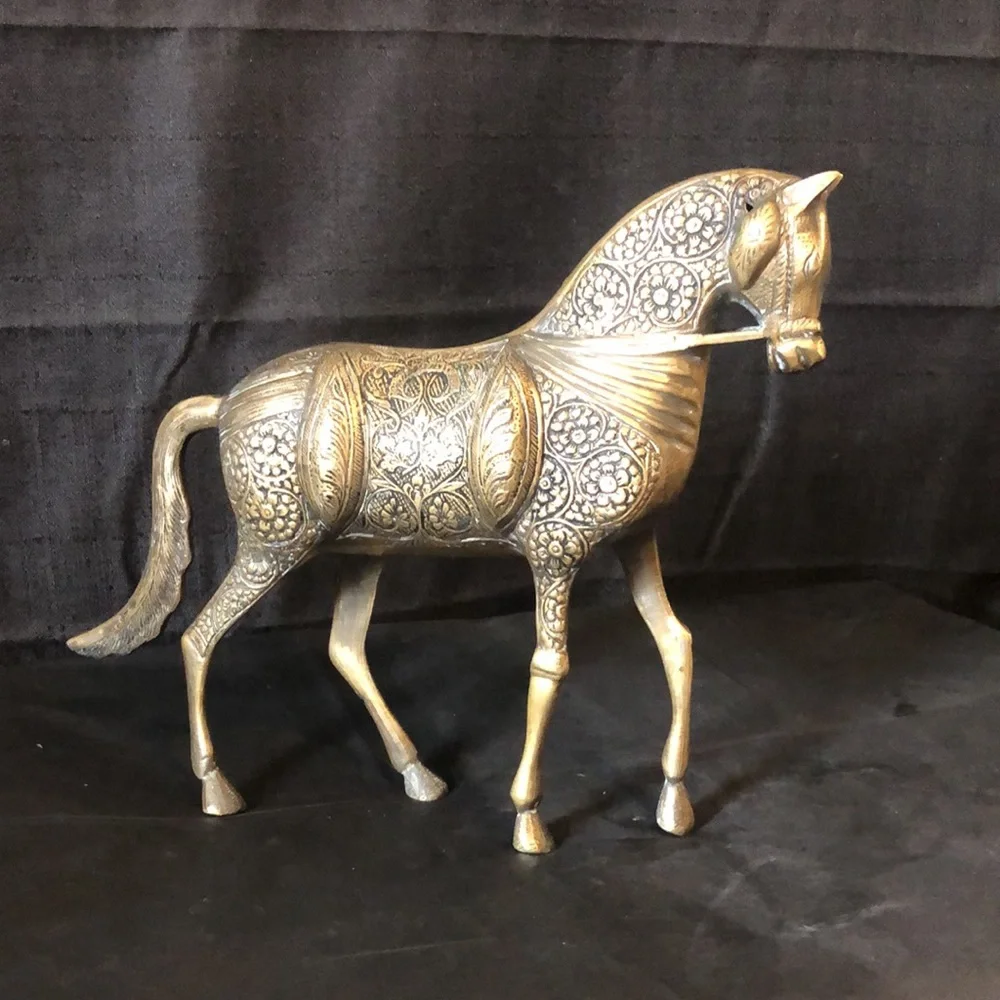 Medieval horse brass figure large 10” H 12” L midcentury Korea. Free standing - Picture 6 of 8